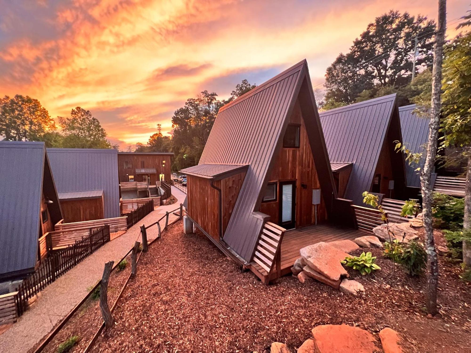 Wrong Way River Lodge & Cabins Asheville Exterior foto